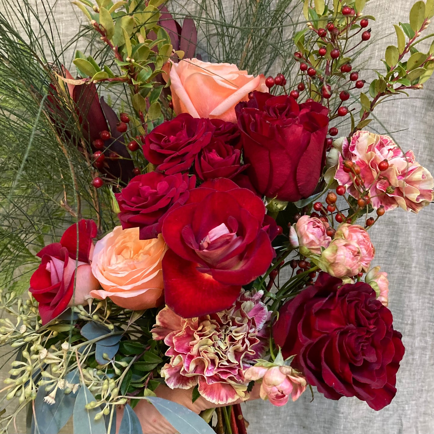 I FIORI Holiday Hand-tied Bouquet