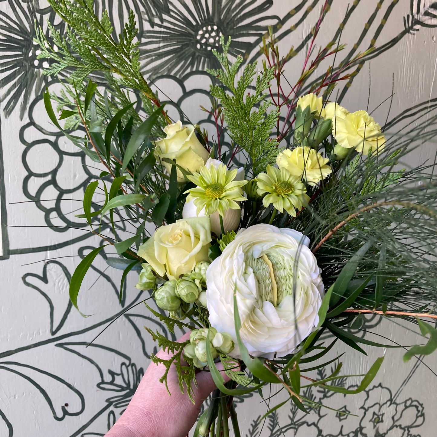 I FIORI Holiday Hand-tied Bouquet