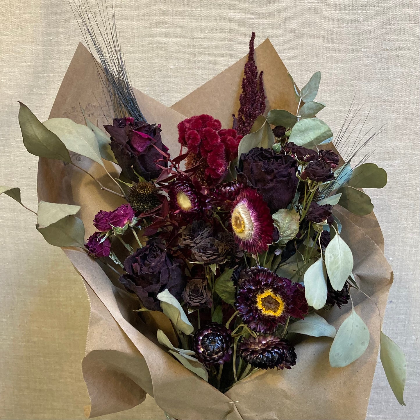 I FIORI Dried Everlasting Bouquet - Dark Palette