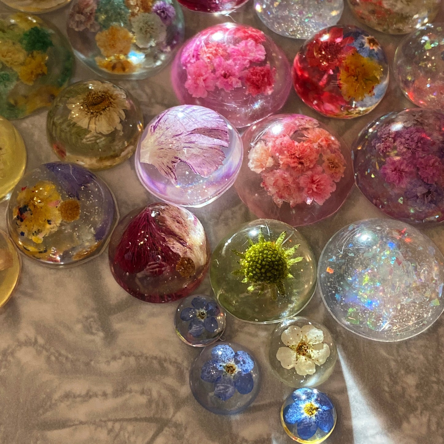 Eau Claire Resin Flower Magnets