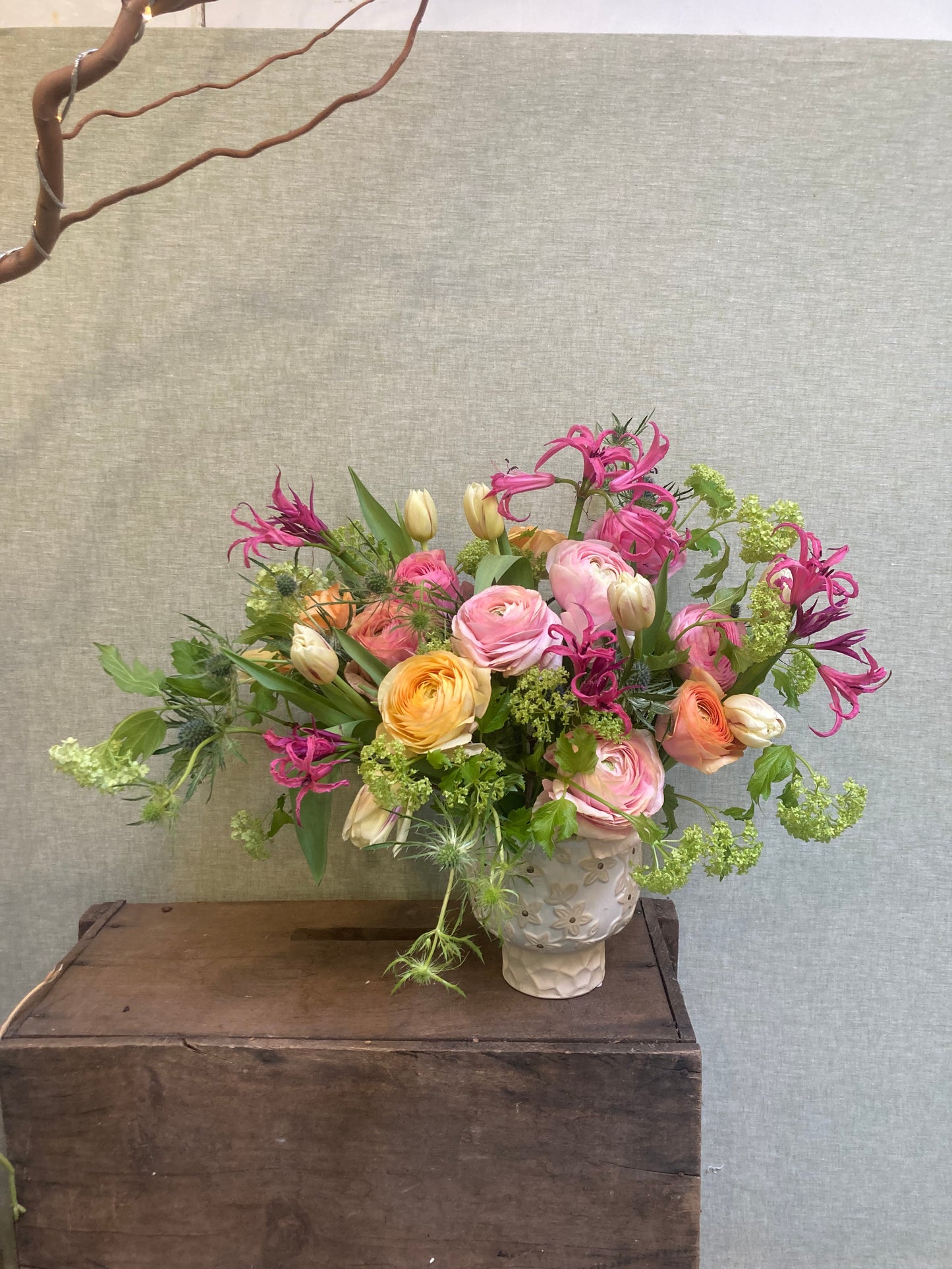 I FIORI Floral Low Vase Arrangement