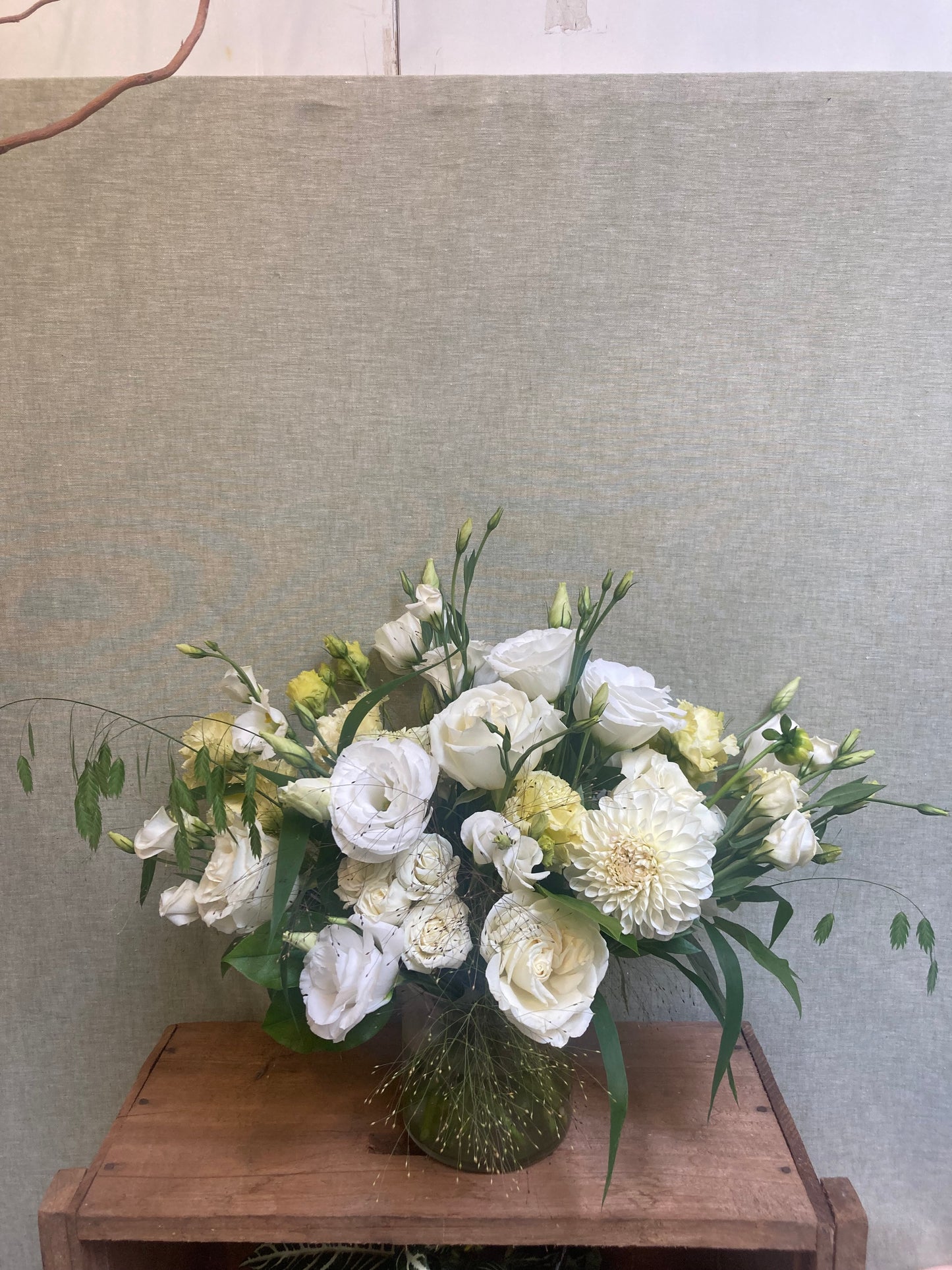 I FIORI Floral Low Vase Arrangement
