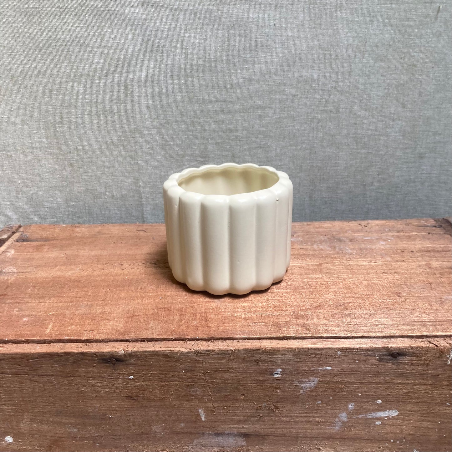 Ceramic Pot - Cream Vertical Bubble