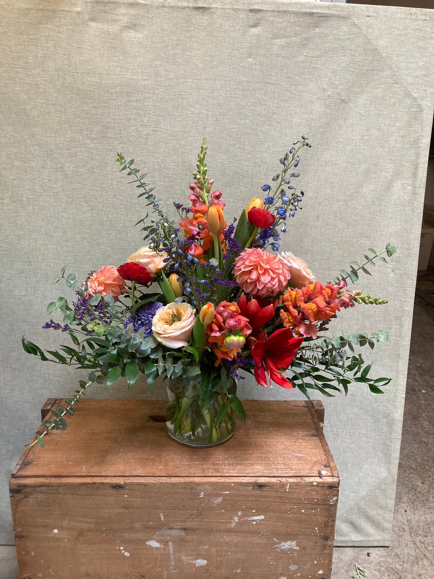 I FIORI Floral Low Vase Arrangement