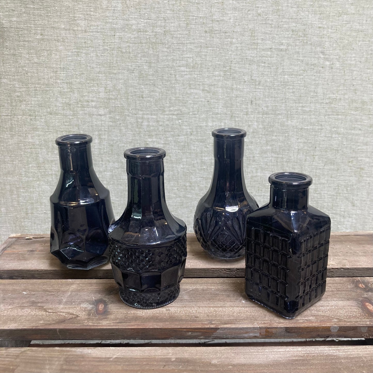 Bud vase - Patterned Glass Black