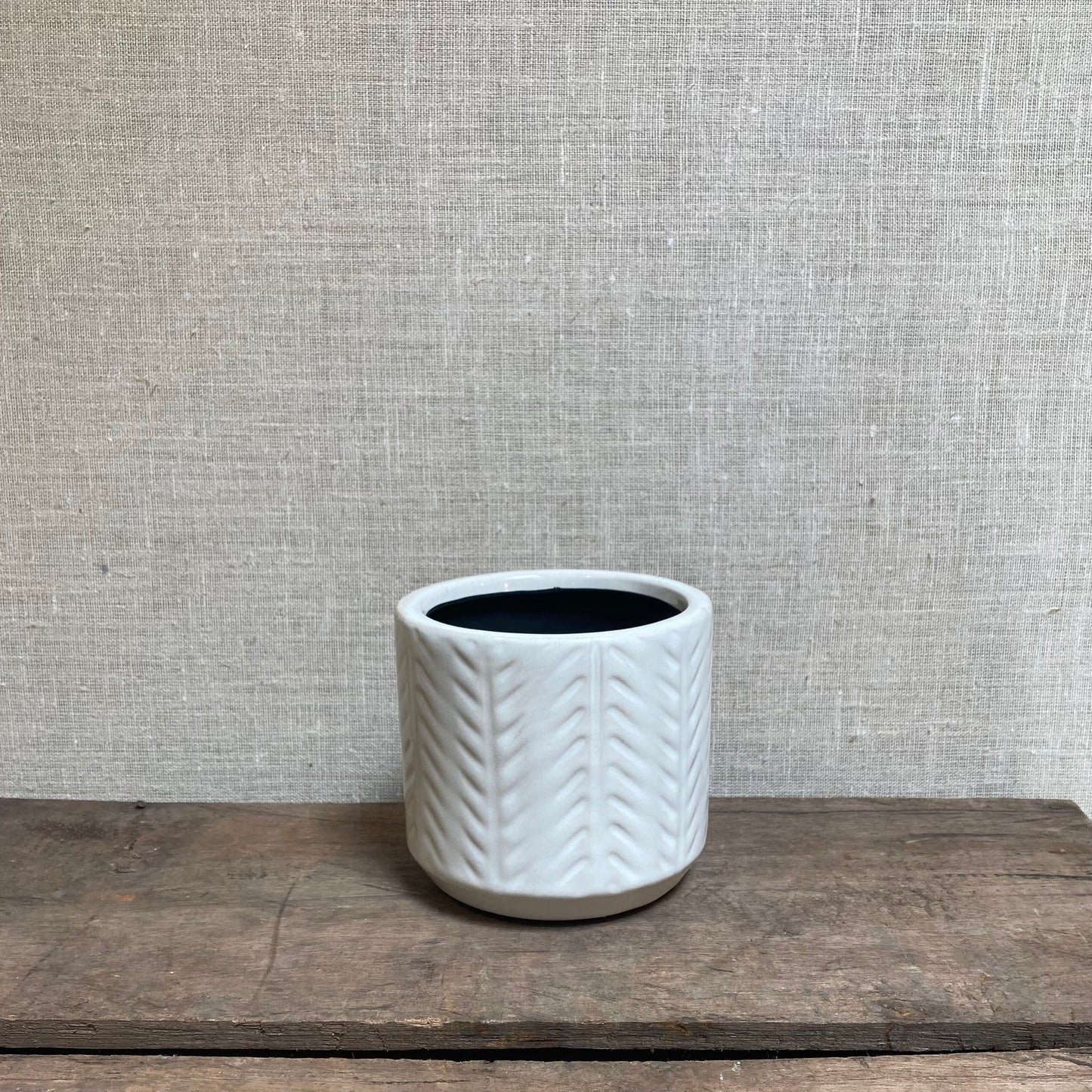 Ceramic Pot - White Knit pattern - Herringbone