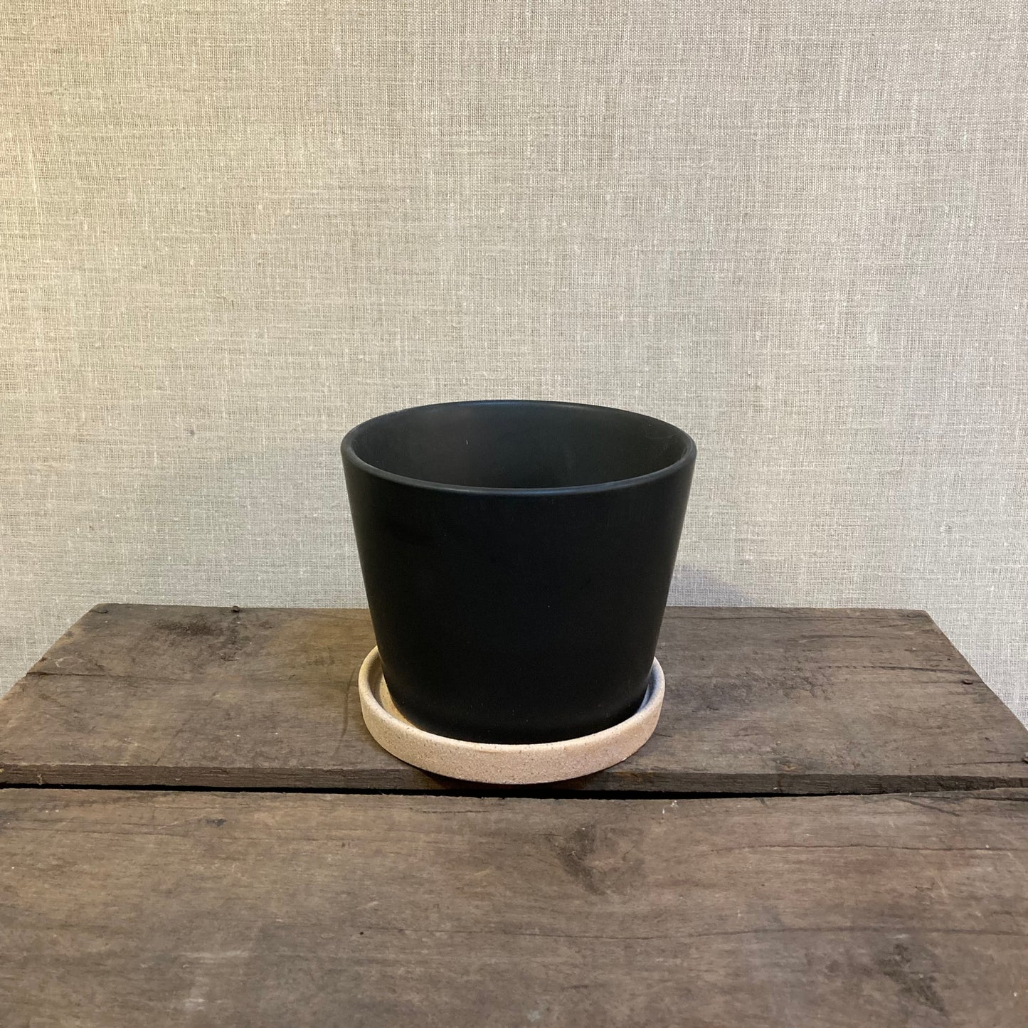 Ceramic Pot - Black with Saucer
