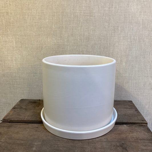 Ceramic Pot – White with Saucer 6”